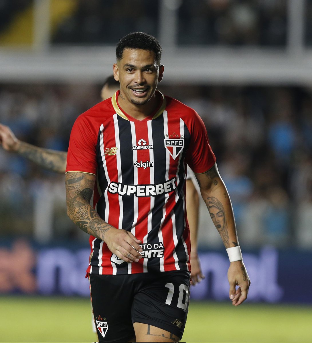 somosaopaulinos's tweet photo. ⚠️ Luciano asssinou a renovação e fica no São Paulo até o fim de 2028.

🗞 @andrehernan
📸 São Paulo FC https://t.co/hhso6YtuVW