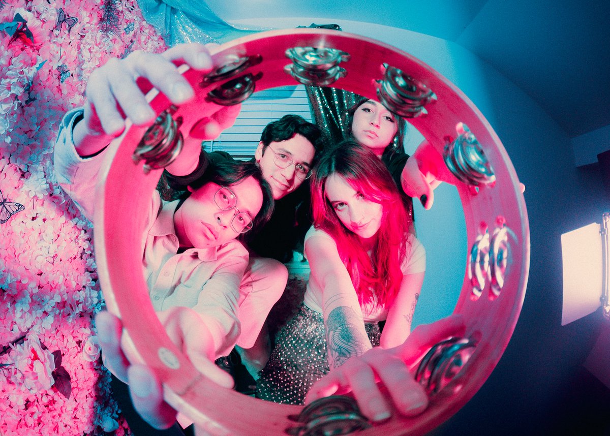 MAGNETMagazine's tweet image. #MAGNETExclusive: Premiere of #instantcrush’s “Grudge” (#ShareIt, @instantcrush666). “I thought I was a genuinely awful person for never letting anything go and holding resentment in my heart, but it was that trait that I think made me work harder”: magnetmagazine.com/2026/02/13/mag…