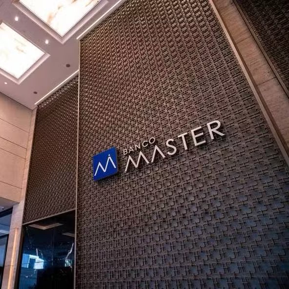 GESTÃO DE CRISE?

NBA anunciou, nesta quinta (12), a extinção do prêmio ‘Sixth Man of the Year’.

“Não queremos qualquer tipo de ligação com o Banco Master”, disse Adam Silver.