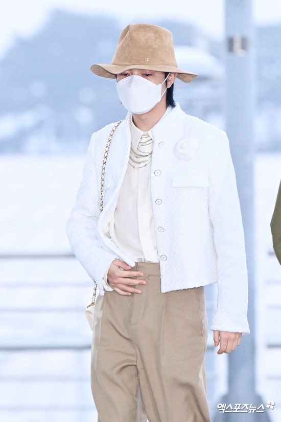 เย่ๆๆๆๆ อินจุนกำลังจามาไทยแย้ววววววว 🥺🥺🥺🥺🥺🥺🥺🥺 เดินทางปลอดภัยน้า แต่งตัวน่ารักมากเยยยยยอะ มาทำตัวน่ารักๆๆที่ไทยด่วนนนน