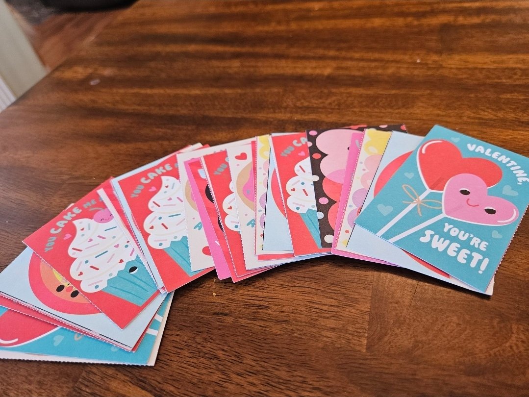 SnowMG_its_Me's tweet photo. I made Valentines to give out at the club tonight 😎 https://t.co/Z0k2iv62qb