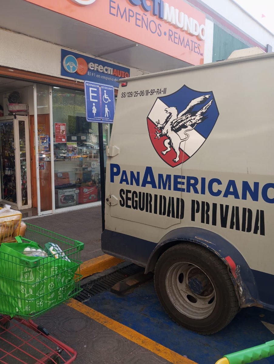 fenix312's tweet photo. @nmasforo solo para dar a conocer que este servicio se valores incurre en faltas y a pesar de eso, no les importa y también insultan a los ciudadanos, esto es en plaza Ecatepec estado de México, en Ecatepec de Morelos https://t.co/Eupksq4LuK