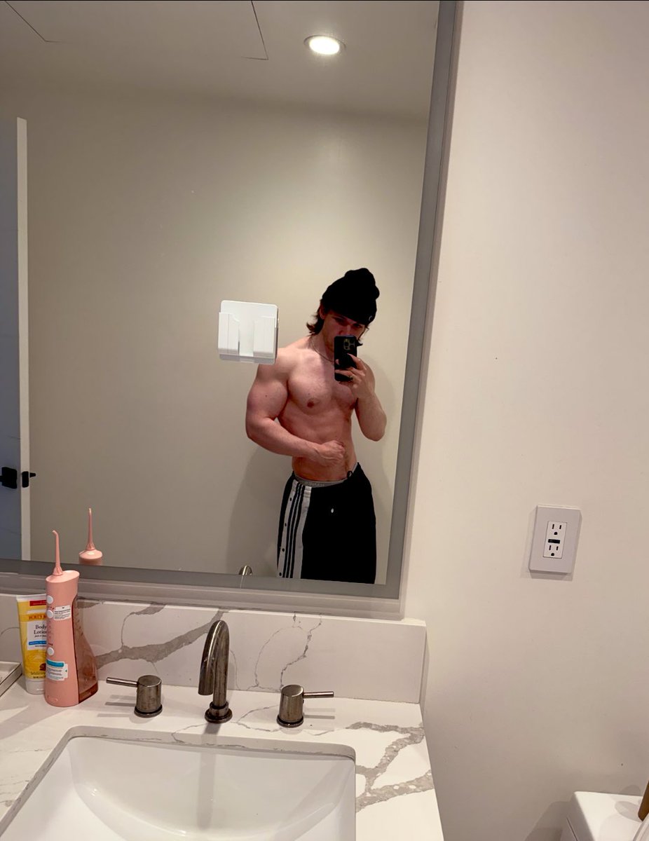 Aethel🩸☠️ tweet media