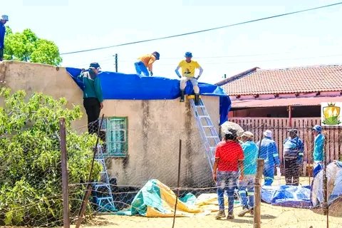 NeoNdakane's tweet photo. This is not intervention. This is humiliation💔 They deleted the post after we raises questions😔
@AdvoBarryRoux 
@_CFCWhizz 
@EFFSouthAfrica 
@ChrisExcel102
@Julius_S_Malema 
@Newzroom405 https://t.co/kImhC19bvf