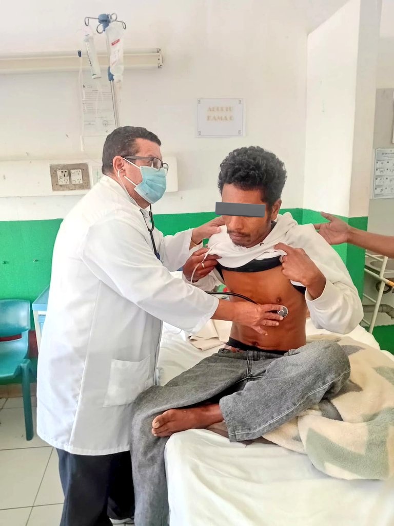 Dr. Albaro L. García, Esp. en Medicina Interna de la #BMCMaubisse 🇨🇺🤝🇹🇱, brinda atención integral a pacientes hospitalizados, garantizando un manejo clínico de excelencia y compromiso con la salud.
#CubaPorLaVida 
#CubaCoopera