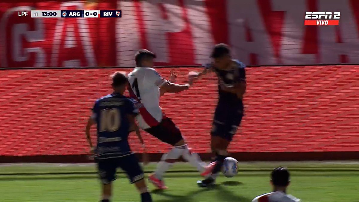 Plancha en ls tibia. No dice nada el equipo del poder che
