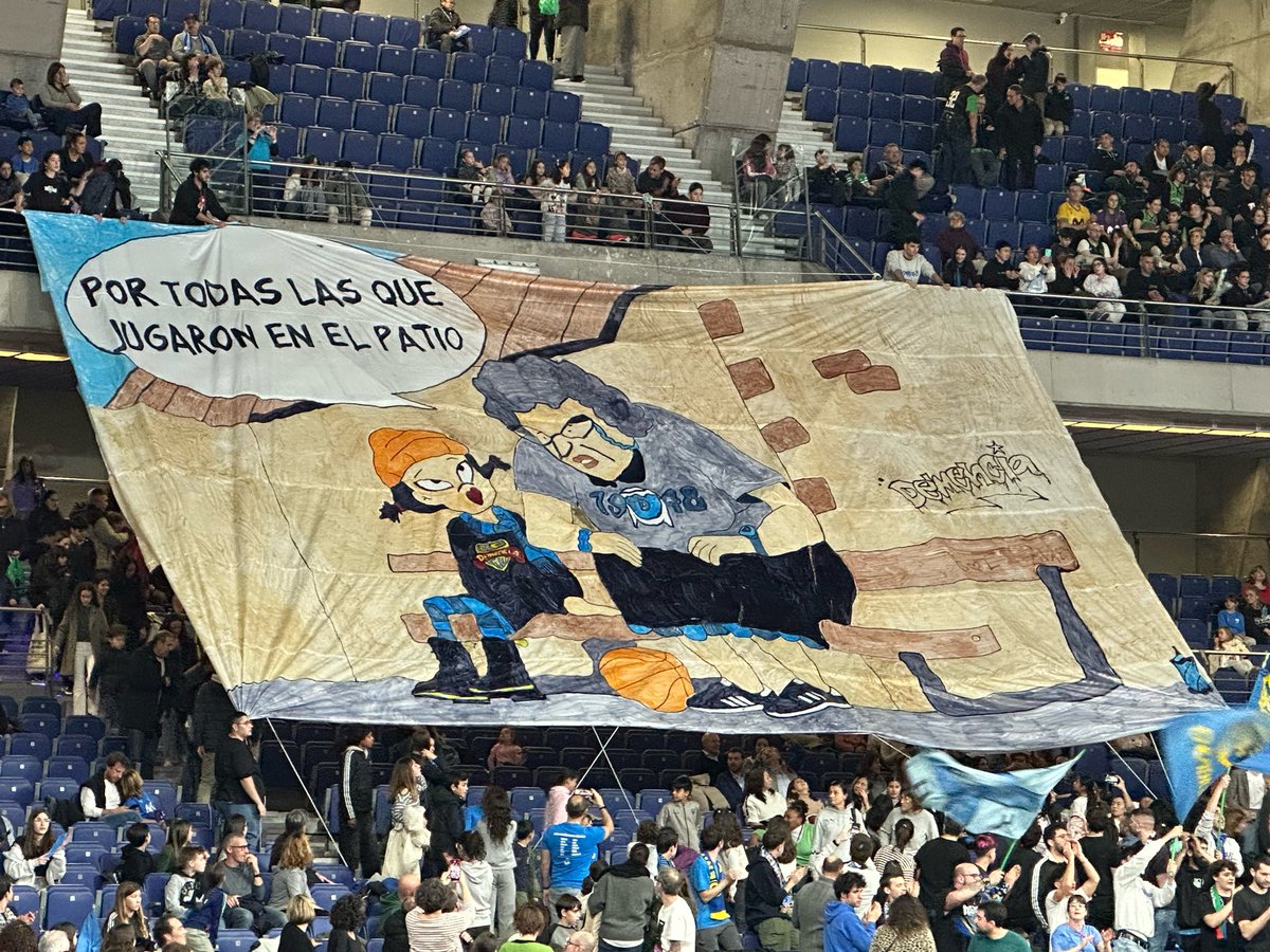 JAHernan13's tweet photo. Gracias por esta travesía @FriedaBuehner @berkani_lisa24 #Stanacev #Latorre @iratietxarri8 @carlaaosma @KTopuzovic @l_erikstrup20 @pmc14_ @juanacamilion #Garrick @nnekaezeigbo #AdaToribio #AdrianaDiaz
#WomenInBlack @MovistarEstu @EuroCupWomen
#EstuFemeninoOrgulloDelRamiro https://t.co/zKAoYviJKL