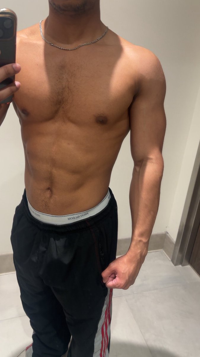 Been so inactive lately 😩 fck midterms