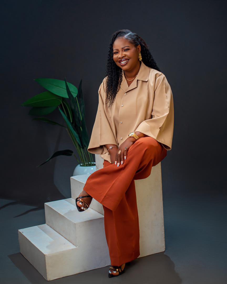 kayinsolami_'s tweet photo. Checkout this timeless two piece dress for a beautiful woman, perfect for corporate wears and little spice for owambe made by @kayinsolami_ 

Get one for your mom,no be everytime be iro 
and buba🤣
Kindly DM for your outfits wears.

Ademola| lookman |arsenal |raya| Barca |alvarez https://t.co/iLd9eRkGqc