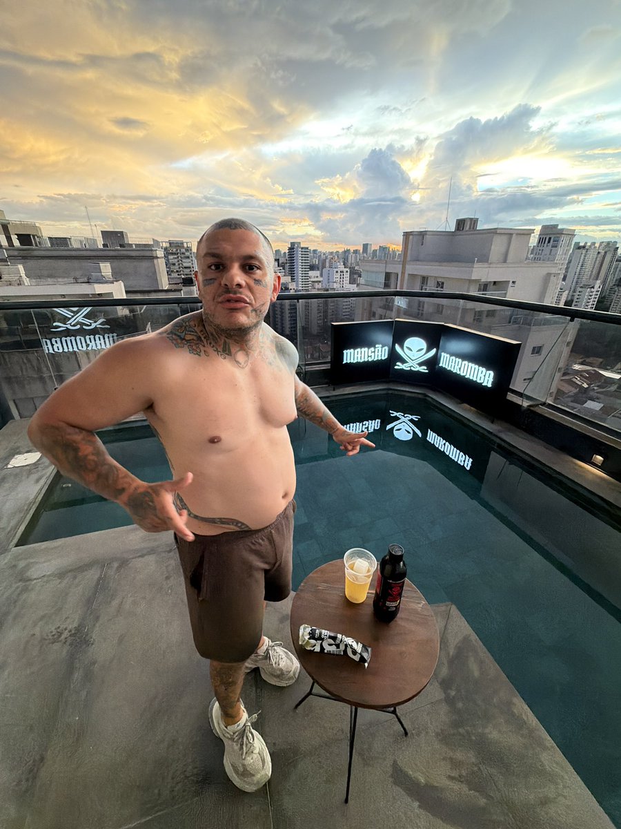 toguro's tweet photo. Nunca menospreze um gordo https://t.co/fJJNWaNS2Y
