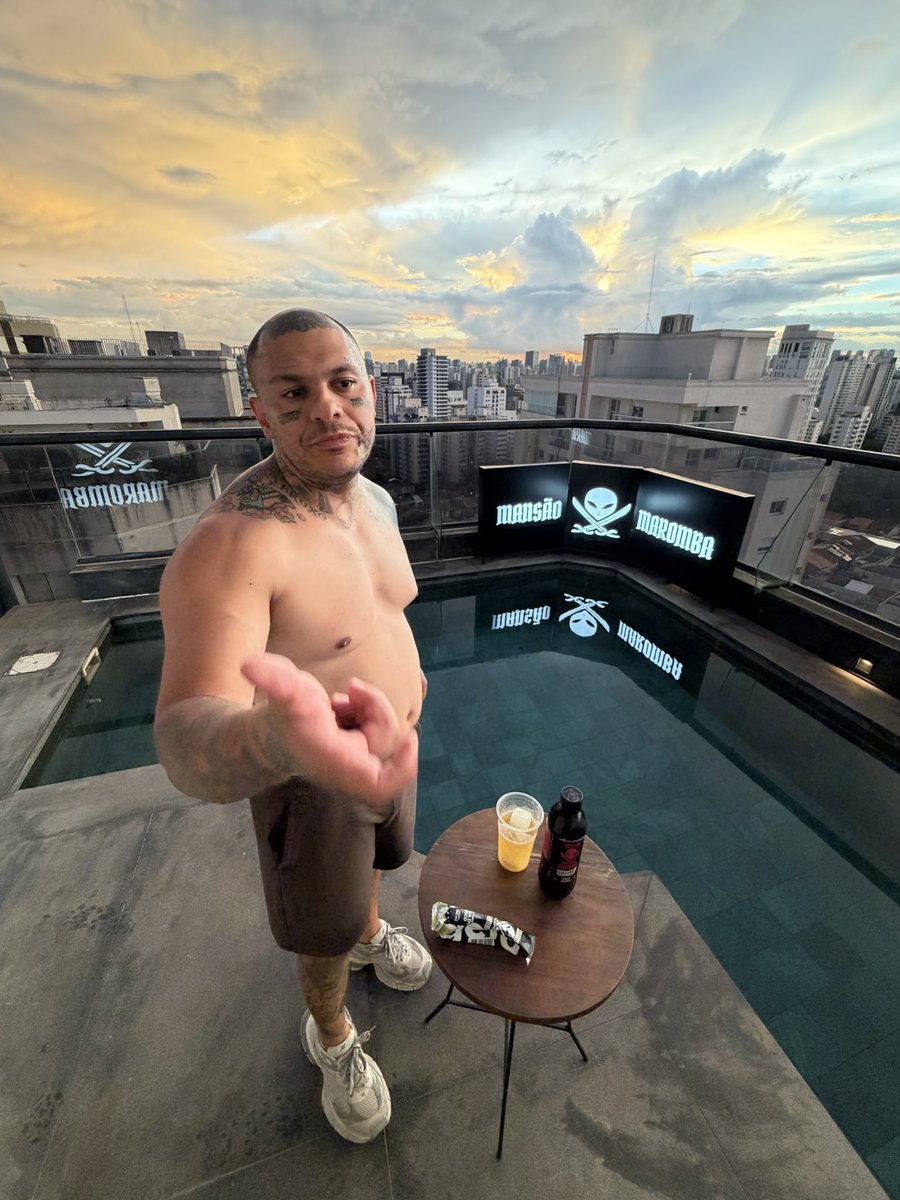 toguro's tweet photo. Nunca menospreze um gordo https://t.co/fJJNWaNS2Y