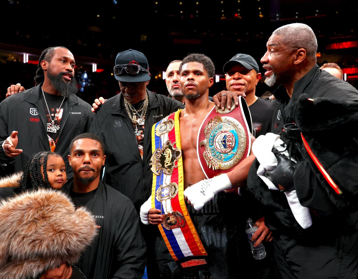 BoxingEnthusiast tweet media