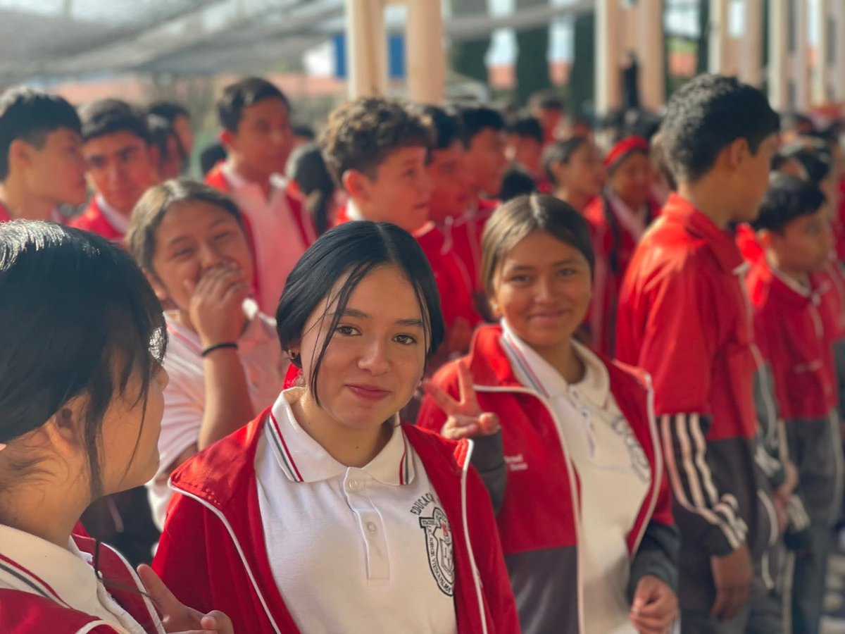 IvnZarco4's tweet photo. Lo mejor de #AtotonilcoElGrande está es sus estudiantes con grandes sueños, en sus familias que confían y acompañan, y en su personal que trabaja con compromiso y corazón.❤️

¡Lo mejor esta por venir!🤞🏻
#DejandoHuella
#JuventudQueTransforma https://t.co/gbWIqshwAr