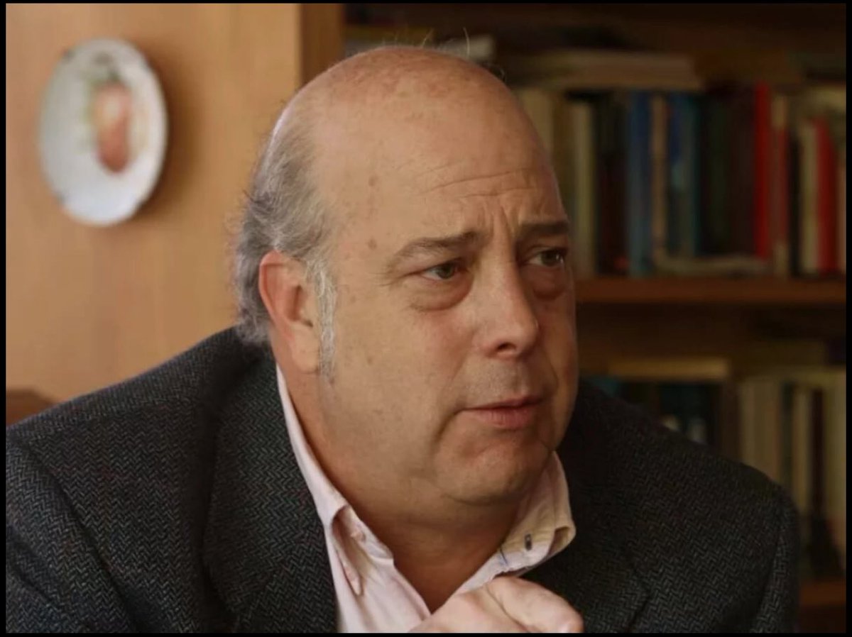 Así le quedó la cara al embajador Daniel García Peña, cuando las 118.000 flores, para más de 500 oficinas del Senado de EE. UU.,
Fueron devueltas….. 

El Comité de Ética del Senado no aceptó el regalo. En Estados Unidos las reglas sí se respetan: los obsequios que puedan