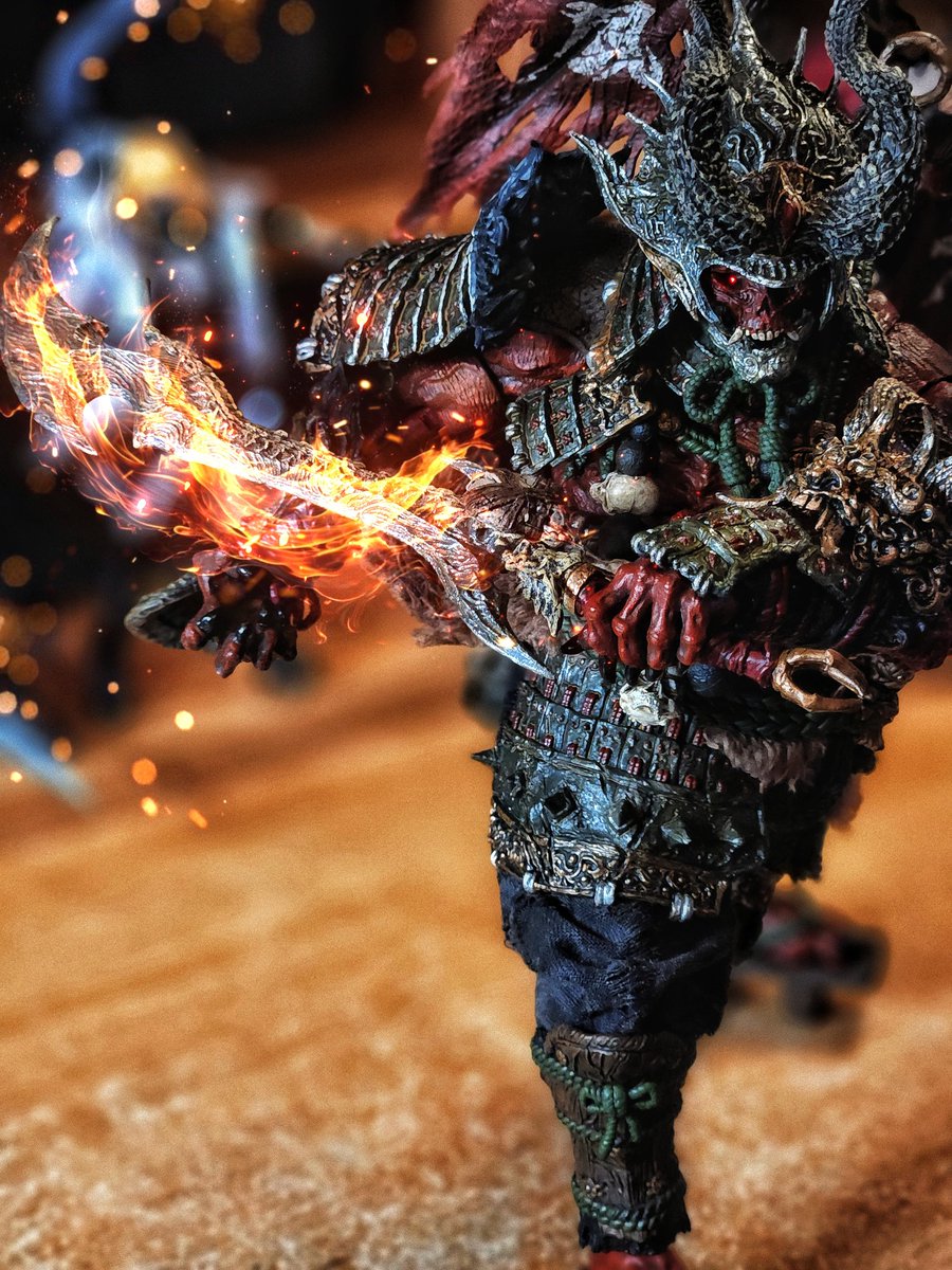 LiquidBelowZer0's tweet photo. @toypixx #maestrounion #sexyice2019 #sentineltoys #greyknight https://t.co/70cogJr94K