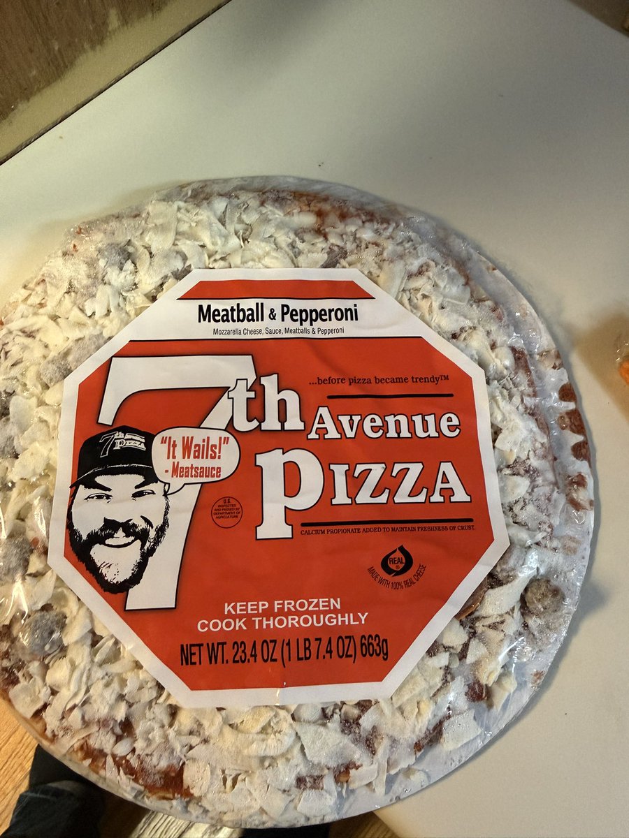 BBSportsMN's tweet photo. Today, we have @SLVRBLLTSESSION and BBS on a the same show! 2 shows into 1! Thanks to @7thavenuepizza https://t.co/7aXnKJLoOZ