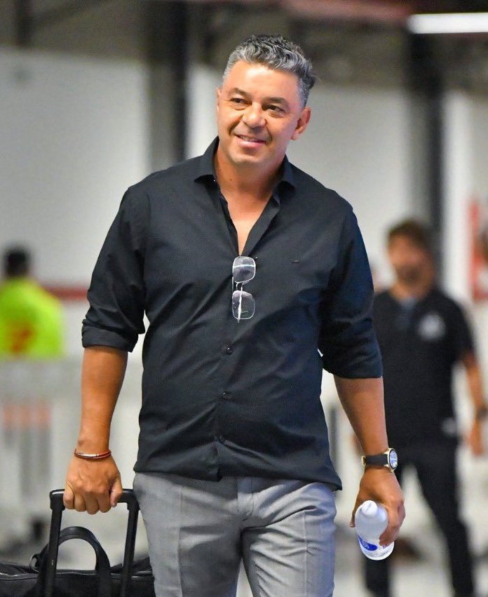 Lo perdido que está este tipo.