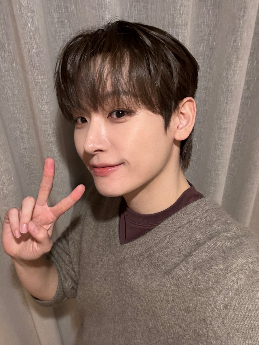 inseong_latte's tweet photo. ⚠️사기 주의⚠️

'여성을 위한 발렌타인데이 선물은 핸드크림이나 화장품을 추천'이라는 루머가 돌고 있습니다만, 
절대 믿지 마세요‼️

여성이 정말로 원하는 것은 
↓↓↓↓ https://t.co/f8B9Stw33U