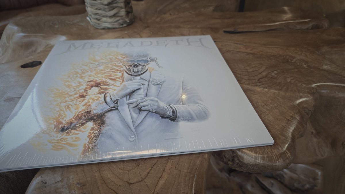 Hoy me hice con la copia en vinilo del disco de MEGADETH "Megadeth" lanzado el pasado 23 de enero del 2026, comprado en El Corte Inglés de Las Palmas de Gran Canaria.