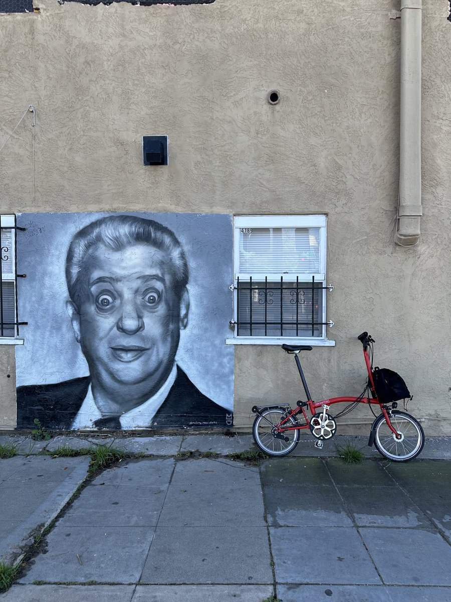 #NoticedByBike

Respect.

Mural by @melany_meza_dierks