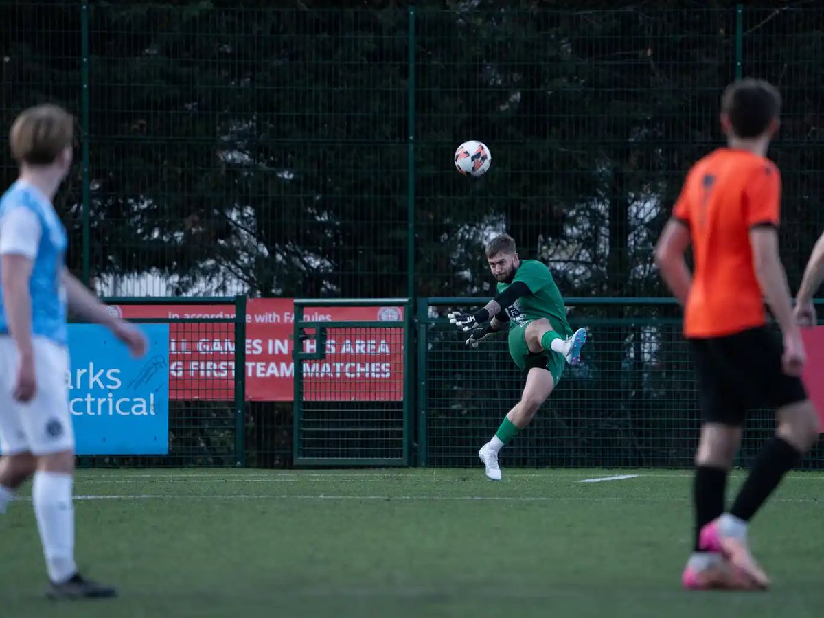 HarryJo45202797's tweet photo. ❤️🧤⚽️ https://t.co/1cqfGGjNhN