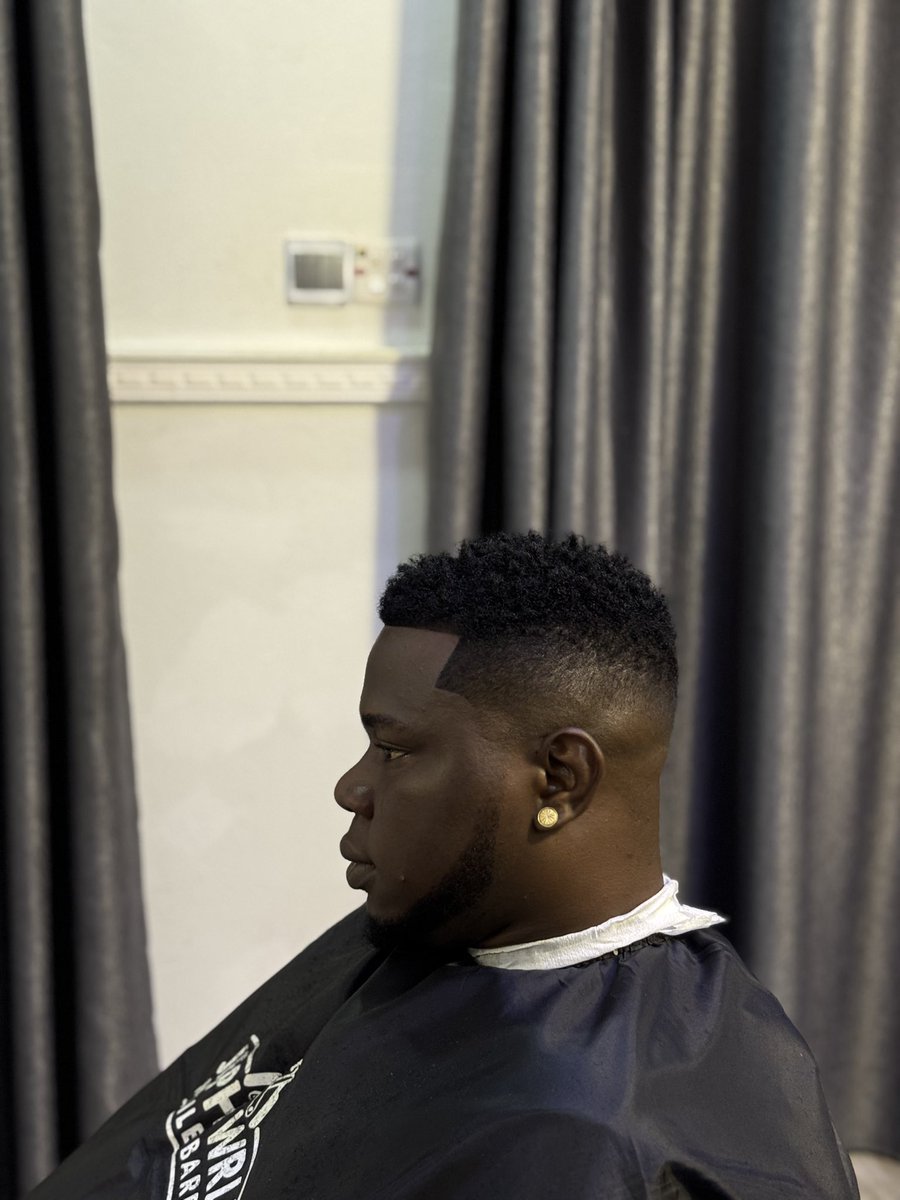 JelphWRLD3D's tweet photo. #midfade in Lagos https://t.co/HzhucLSd17