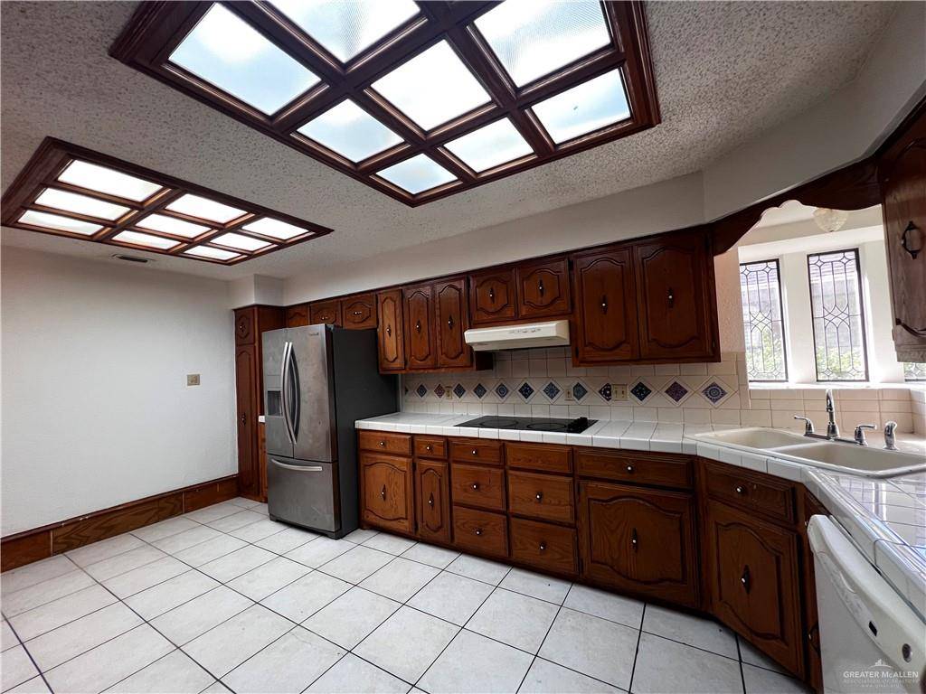 KaramKarla's tweet photo. New Listing Price: $2,600
3808 N Cynthia ST, Mcallen, TX 78501 is a fantastic property with 3 bedrooms waiting for you and your Family!See more here: https://t.co/TuzZf4zmwX https://t.co/GxEC9U7s04