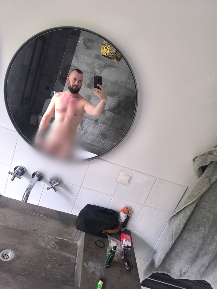 Erwin_off tweet media