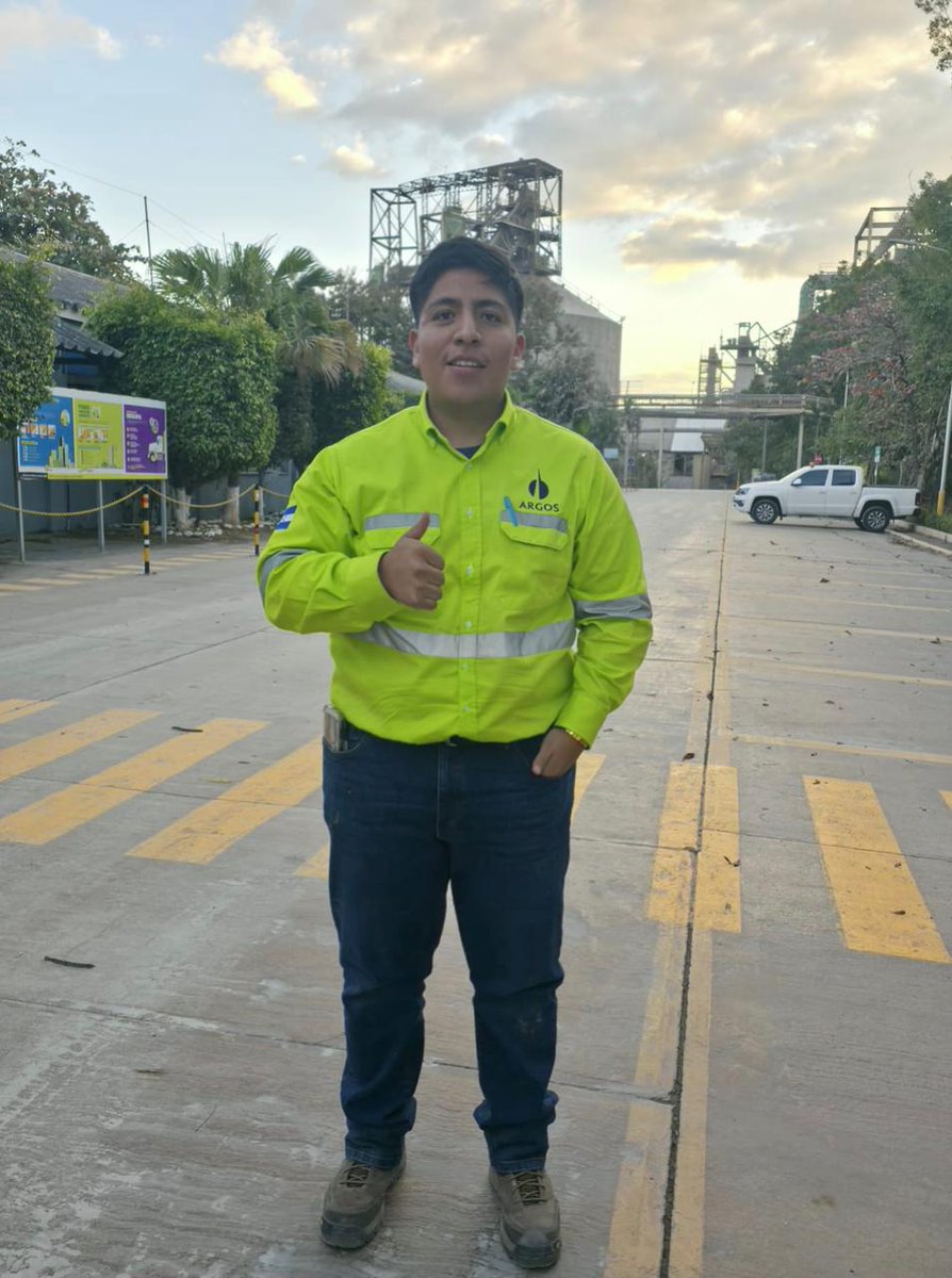 El estudiante #UTTT Carlos Alberto Martínez Apolinar, de Mecatrónica, realiza en este cuatrimestre una estadía en el área de Ingeniería de Procesos en la empresa Argos, que se encuentra en Honduras y está enfocada a la industria del cemento y agregados.
¡Le deseamos mucho éxito!
