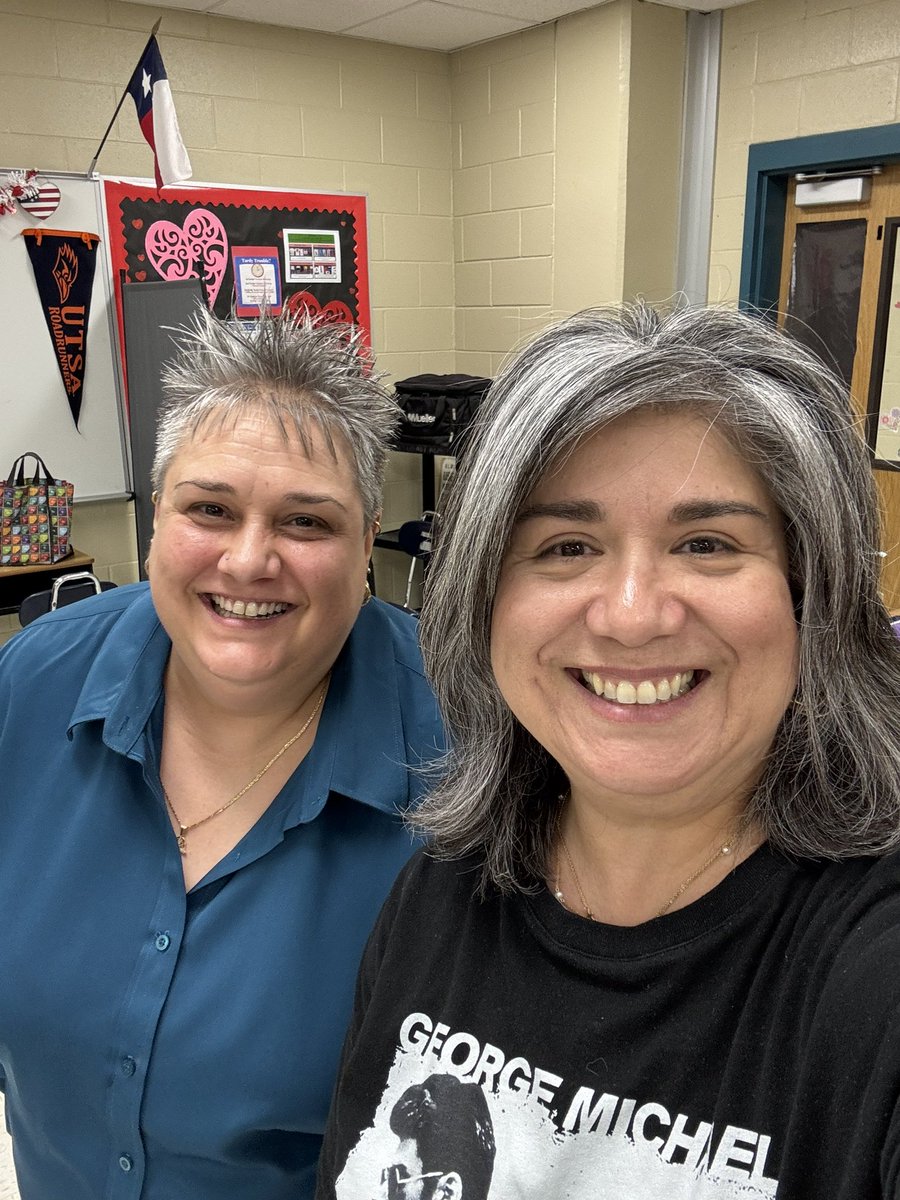 Teacher of the YEAR 🥳🎊
Amanda Burger
#MadinasMarvels
#SkyhawkPride
She’s the best. Start my days with her. 😇