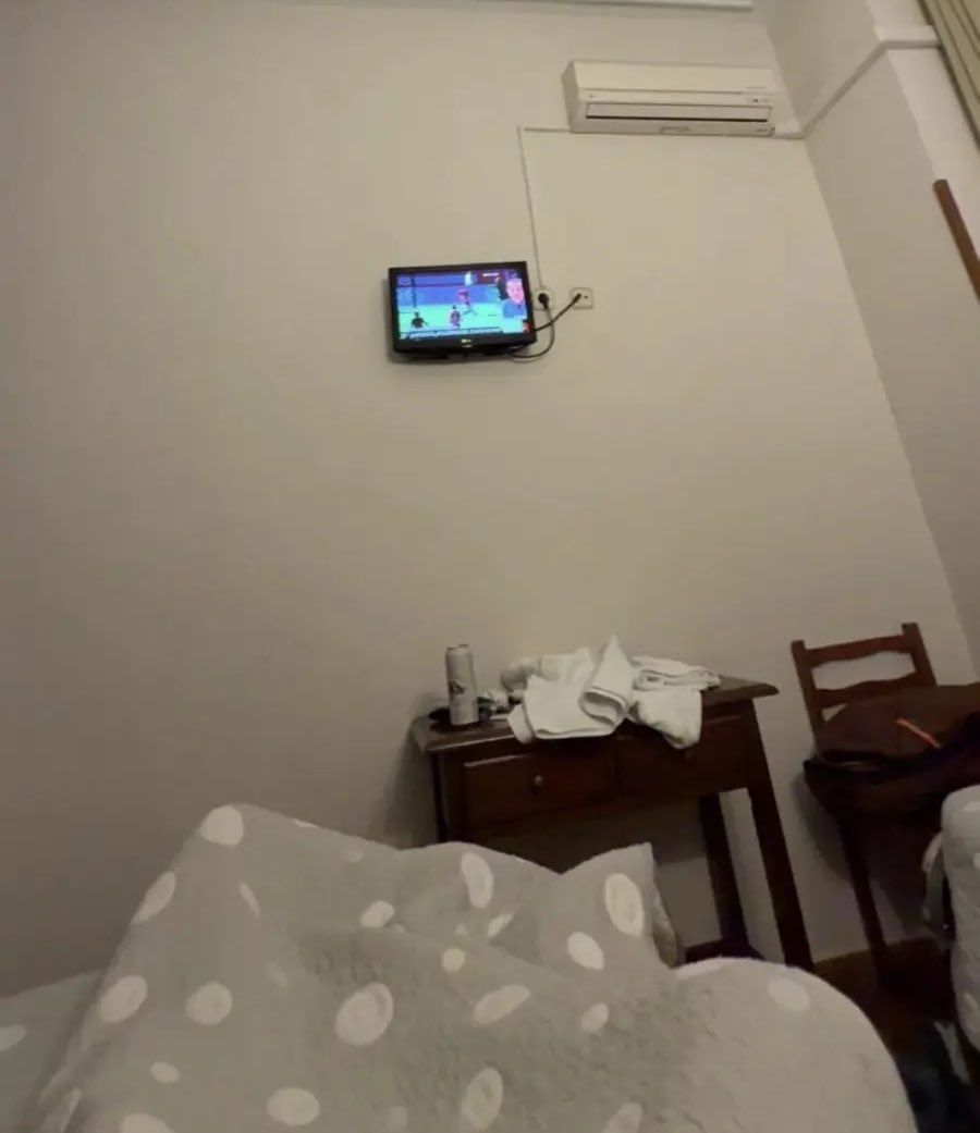 CaadeOKC's tweet photo. Lo que hay en mi TV LG OLED 65” es griezmann y koke con 78 años humillando al Barça en el año 2026 de nuestro señor jesus cristo? https://t.co/o5qIi2sCDH