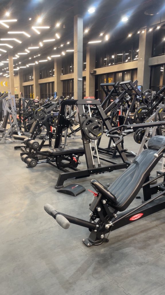 بندر | مصمم جرافيك tweet media