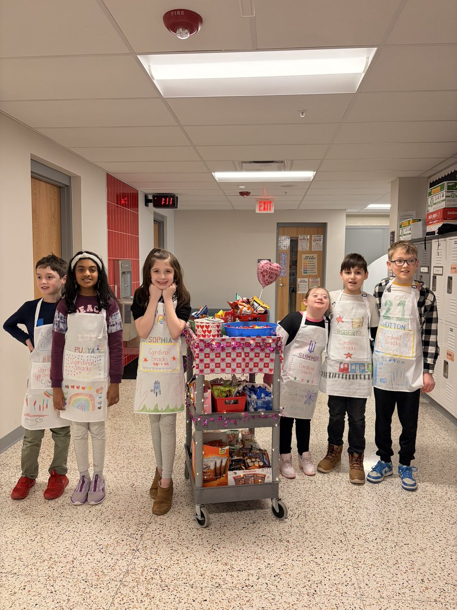 teacher_cdaum's tweet photo. Happy early Valentine’s Day from the Cardinal Snack Cart! We loved practicing our social and job skills by delivering treats to our staff! ❤️🍭 #centralcards @SD113A https://t.co/D8OstQScBy