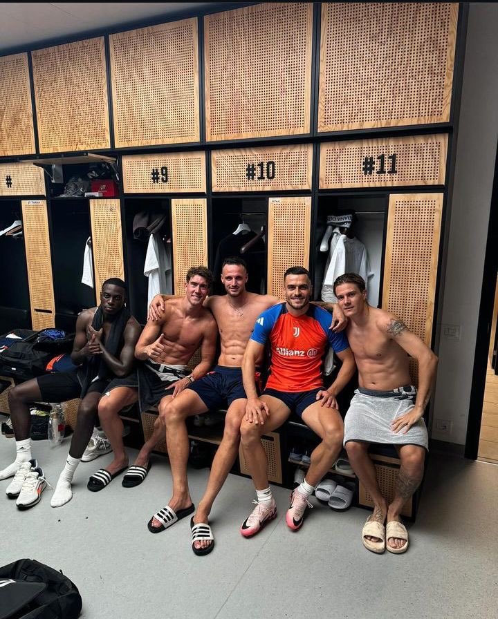 𝕊𝕠𝕔𝕔𝕖𝕣𝕗𝕖𝕖𝕥.𝕚𝕥𝕒 👣⚽️🖤💙 tweet media