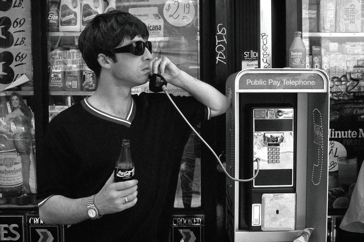 NYcheesy's tweet photo. Oasis in New York 1994
#TomSheehan ๐ธ ๐๏ธ https://t.co/7eOI1YDuDL