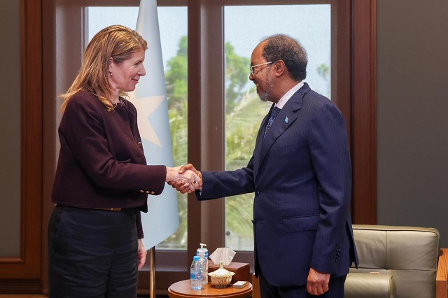UK Minister for International Development and Africa Visits Mogadishu, Announces £6m in New Humanitarian Support. #uk #Somalia <a href="/JennyChapman/">Jenny Chapman</a> <a href="/UNSOS_/">UNSOS</a> <a href="/aussom_/">AUSSOM</a> 
hornpost.com/uk-minister-fo…