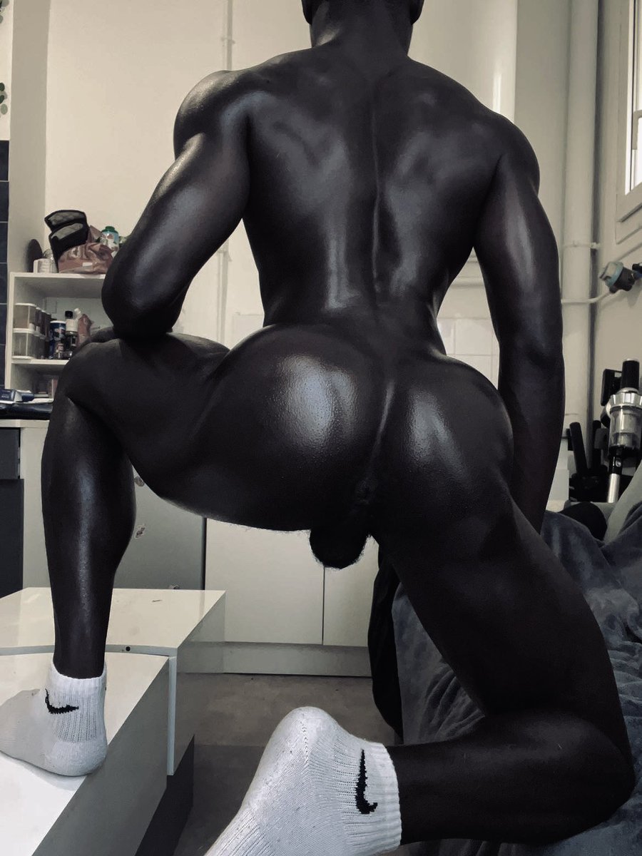 𝐃𝐀𝐑𝐊 𝐒𝐊𝐈𝐍🤴🏿 (243 𝐤) tweet media