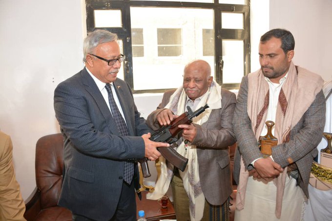 الحساب في وجييييهكم يا أنصارالله !!

لماذا كل هذا التجاهل للحساب؟

هناك بلاغات صهيونية سعودية على الحساب بسبب وقوفي مع الحوثي و إيران وموقفي مع الحق محتاج دعمكم أيها الإخوة الأحرار !!

أرجوا نشر ودعم الحساب لنستمر بقول كلمة الحق.🙏