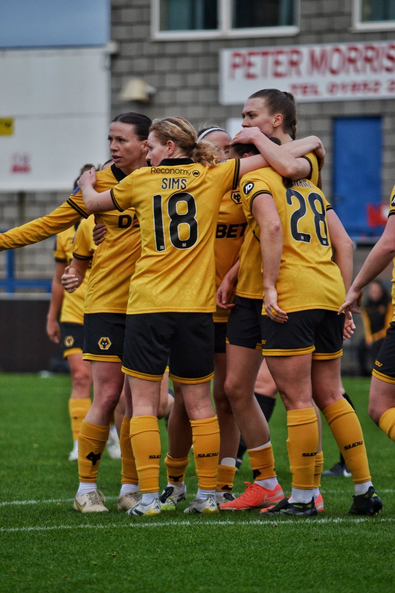 Jess Deakin tweet media