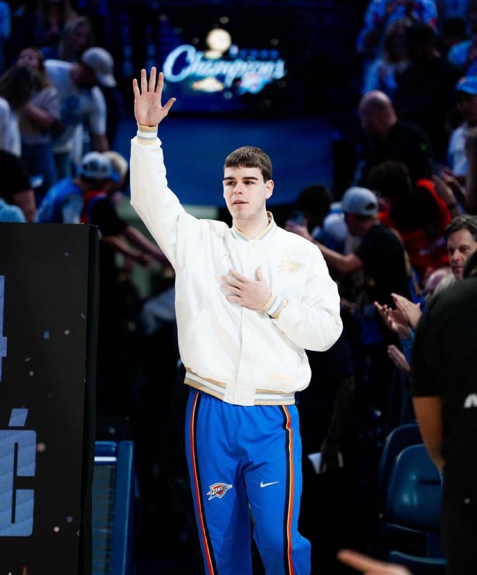 🚨 ATENÇÃO 🚨 

DEPOIS DE SE RECUPERAR DE UMA LESÃO LIGAMENTAR E SE CURAR DE UM CÂNCER NO TESTÍCULO

O JÁ CAMPEÃO DA NBA, NIKOLA TOPIC TÁ LIBERADO PRA FAZER SUA ESTREIA NA LIGA

NOTÍCIAS QUE ALEGRAM NOSSO DIA

ESSE MLK JÁ É UM VENCEDOR