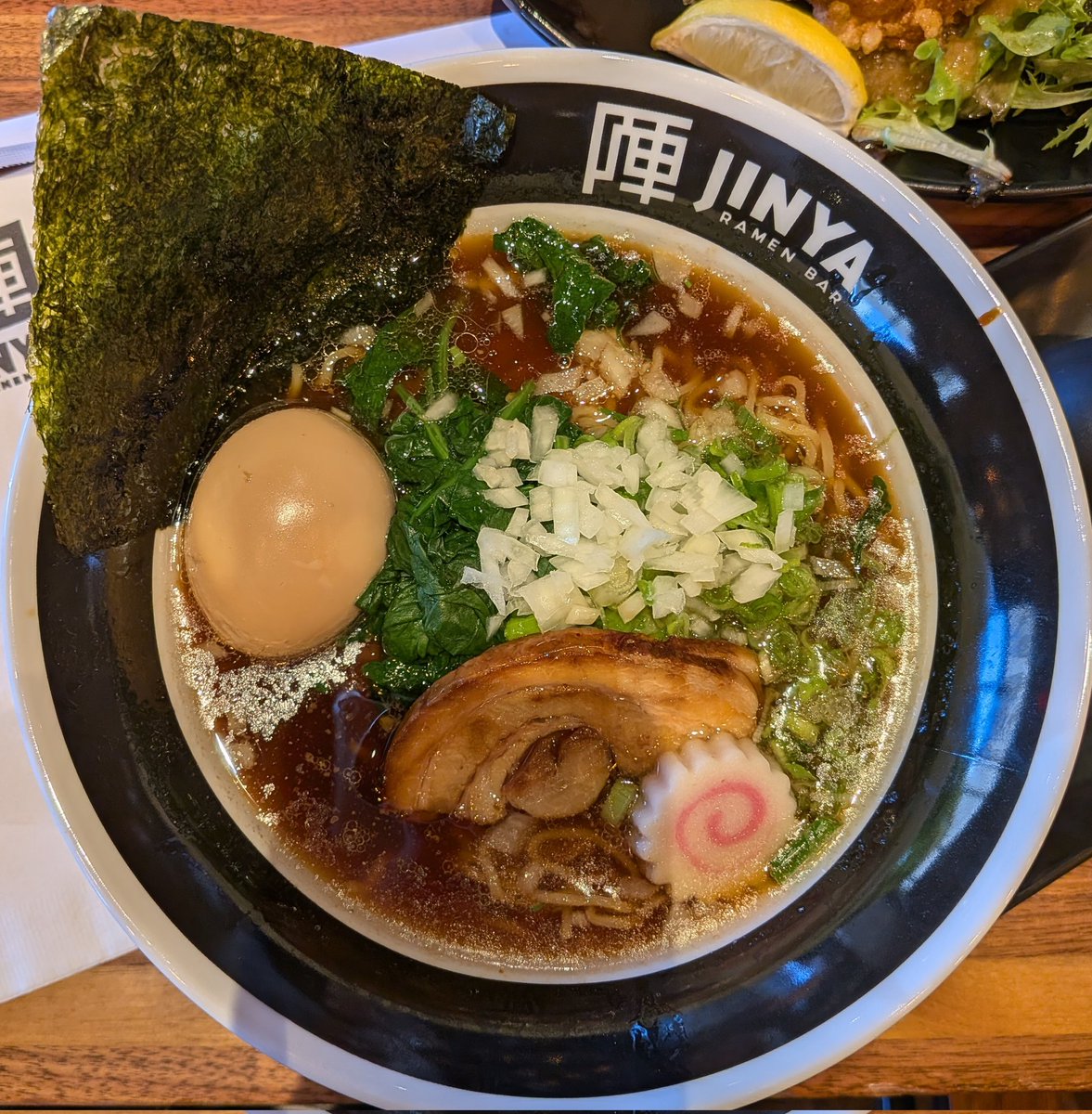 Eoo_oo3's tweet photo. 東京屋台クラッシックという名で期間限定の醤油ラーメンがあったのでラッキー。 https://t.co/3YgUAQCtGD