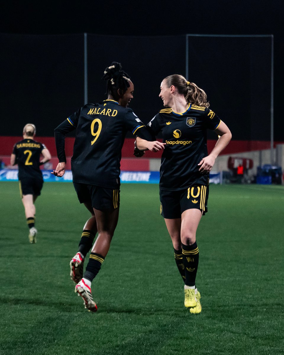 💃⚽️ Malard x Terland ⚽️💃

#UWCL