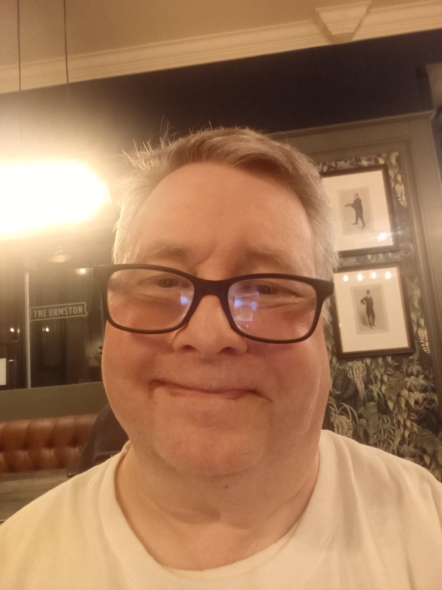 Warren Jones tweet media