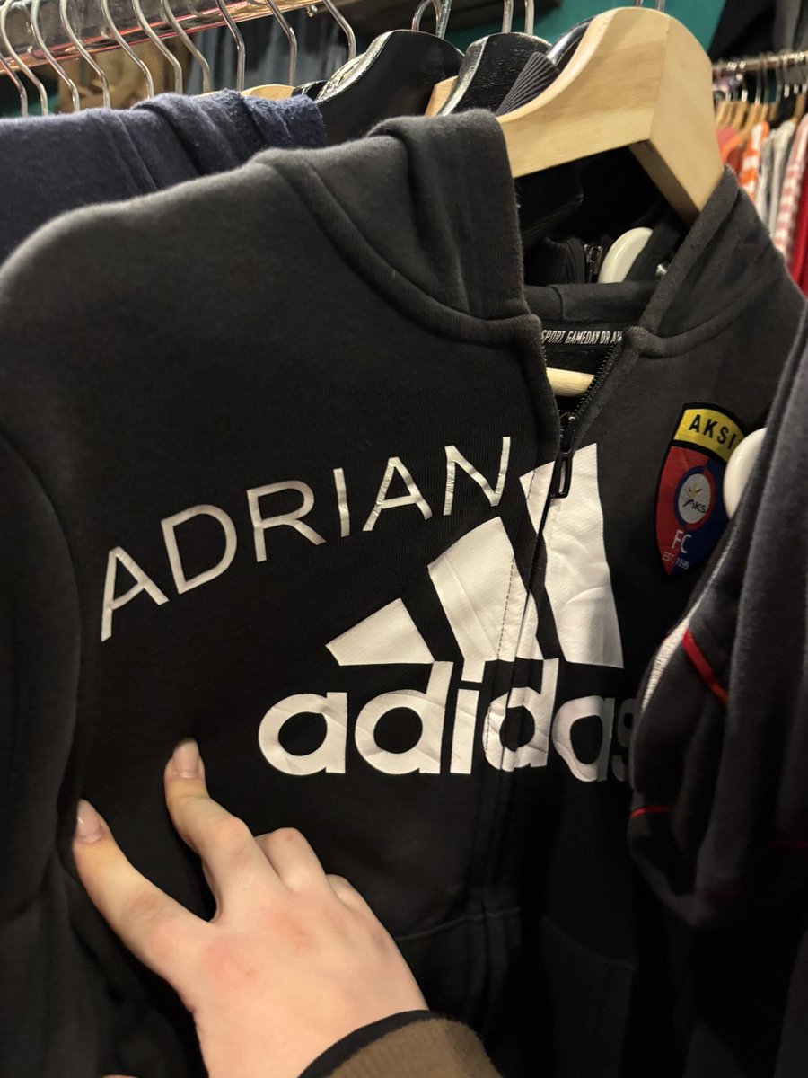 andreita 𓃮𓃮 tweet media