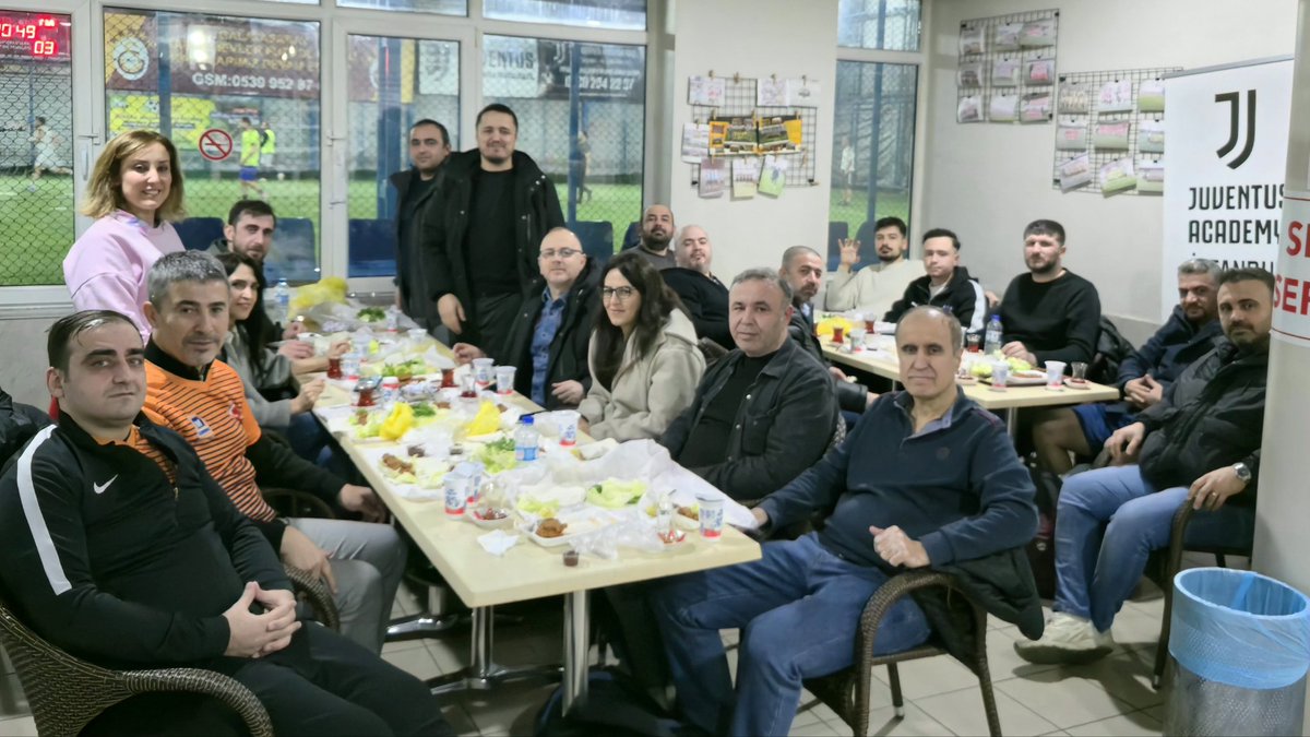 tuncayozen's tweet photo. 12 Şubat Ramazan ayı öncesi son Halı Saha Meslektaş Buluşması https://t.co/2xV7HH3BaE