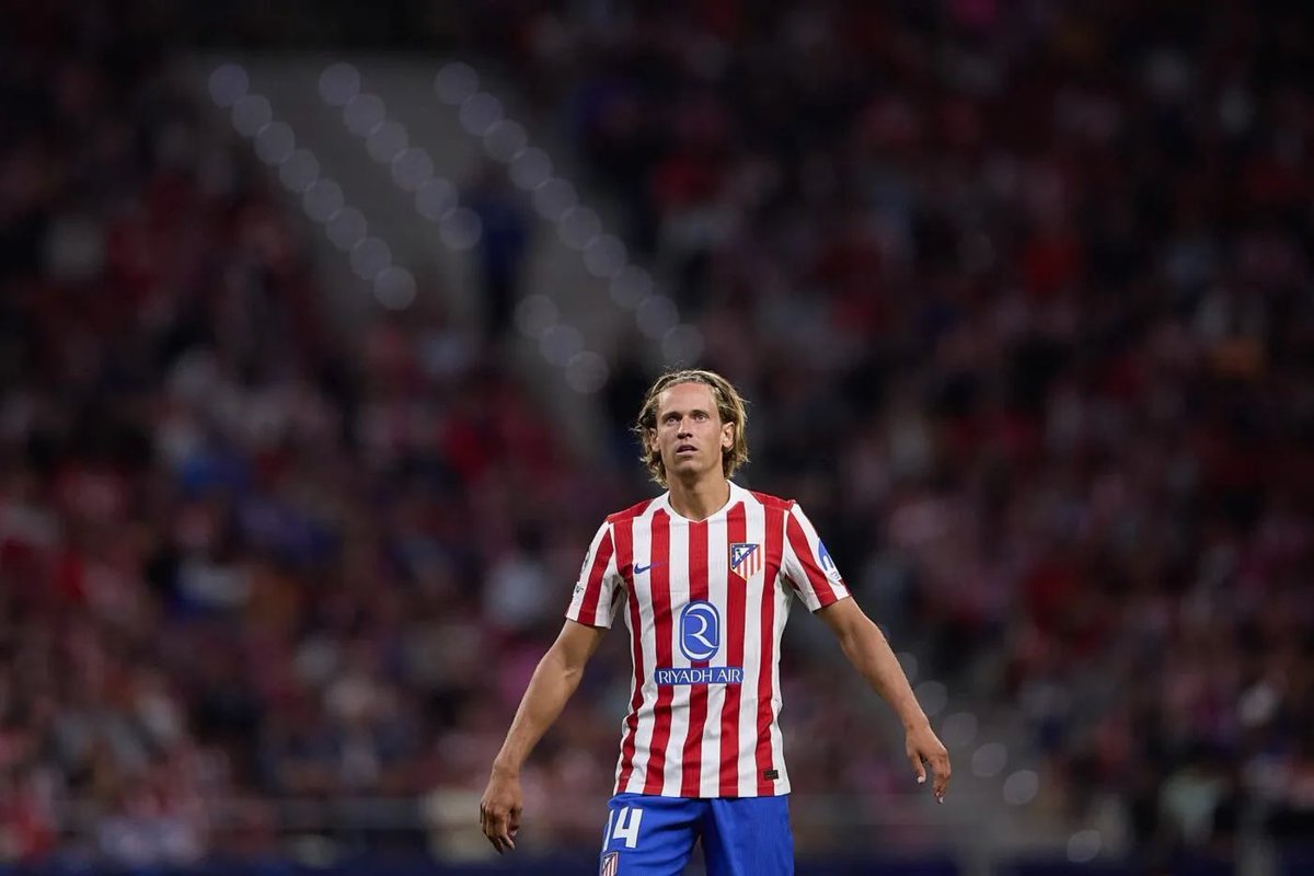 Lo de este hijo de puta?

En la posición que sea siempre es el mejor.
A partir de mañana me compro las gafas y ceno a las 5 de la tarde…