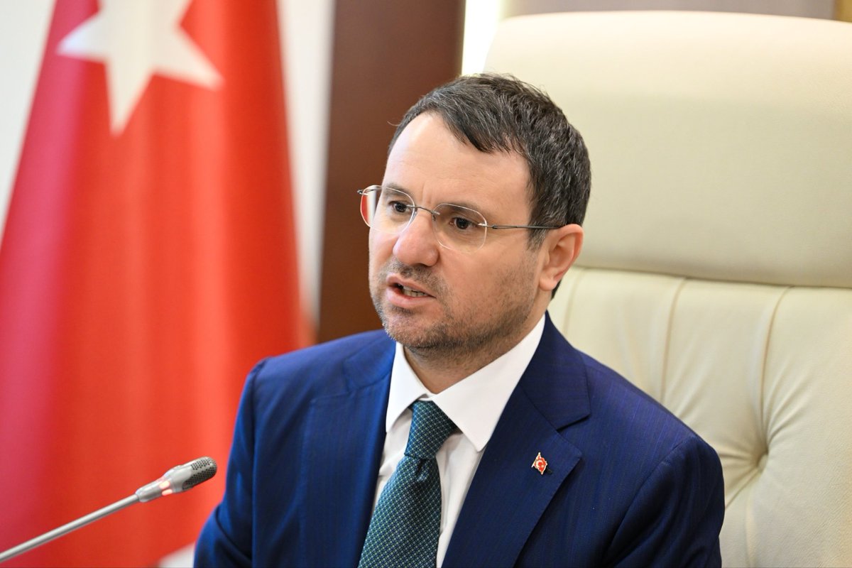 Adalet Bakanlığı görevine atanan Sayın Akın Gürlek’i en içten dileklerimle tebrik ediyorum. Hukukun üstünlüğü, adaletin tesisi ve milletimizin adalete olan güveninin daha da güçlendirilmesi adına üstlendiği bu yüksek ve mühim vazifede üstün muvaffakiyetler diliyorum.