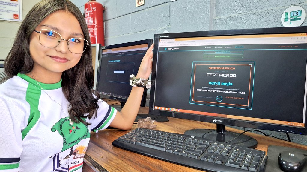 CPACSOFICIAL's tweet photo. 💻📱Jornada Tecnológica
Abordamos el tema Acoso y Grooming: prevención y denuncia, con diálogo, video y señales de alerta.
También usamos la plataforma “Protocolo: El Internet Seguro” para fortalecer el aprendizaje. 🌐🛡️
INACS Jinotega 
 #InternetSeguro
@minednicaragua @DJinotega https://t.co/ikT6eUaRJh