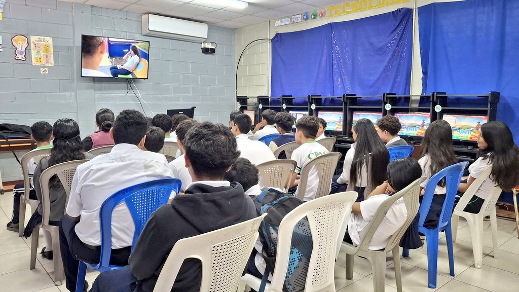CPACSOFICIAL's tweet photo. 💻📱Jornada Tecnológica
Abordamos el tema Acoso y Grooming: prevención y denuncia, con diálogo, video y señales de alerta.
También usamos la plataforma “Protocolo: El Internet Seguro” para fortalecer el aprendizaje. 🌐🛡️
INACS Jinotega 
 #InternetSeguro
@minednicaragua @DJinotega https://t.co/ikT6eUaRJh