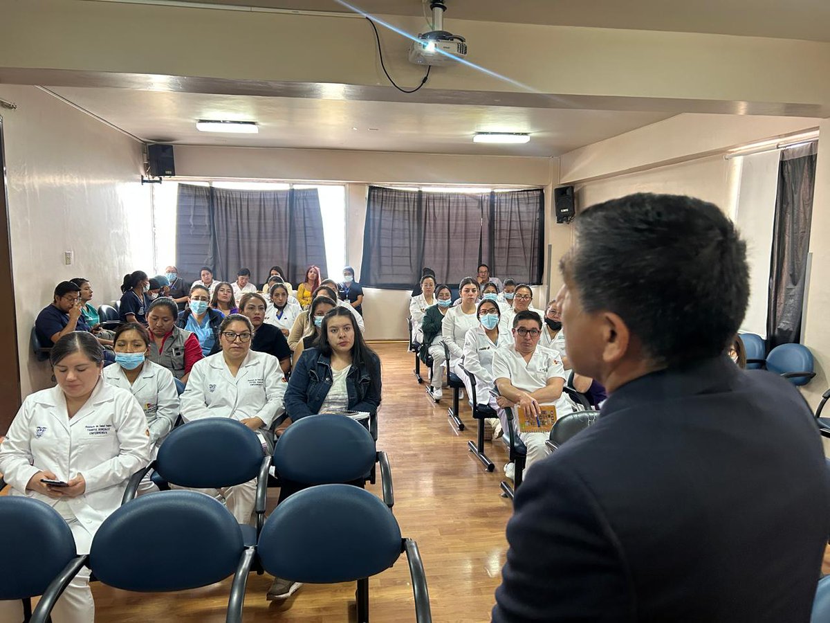 #ElNuevoEcuador | La Unidad de Calidad del <a href="/HHCCAzogues/">Hospital Homero Castanier Crespo 🇪🇨</a> fortalece las capacidades del personal de salud con capacitación en la normativa de gestión interna de desechos en establecimientos de salud, promoviendo el cuidado del ambiente, la bioseguridad y la protección de la vida.